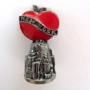 New York souvenir collectible thimble - big apple - skyscrapers - c 1970s-80s